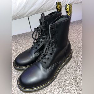 Dr. Martins, Women’s Size 9